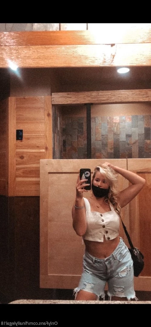 Sydney Wilson [ finallylegal18 ] Onlyfans leaked photo 3605944 on Hotleaks.tv