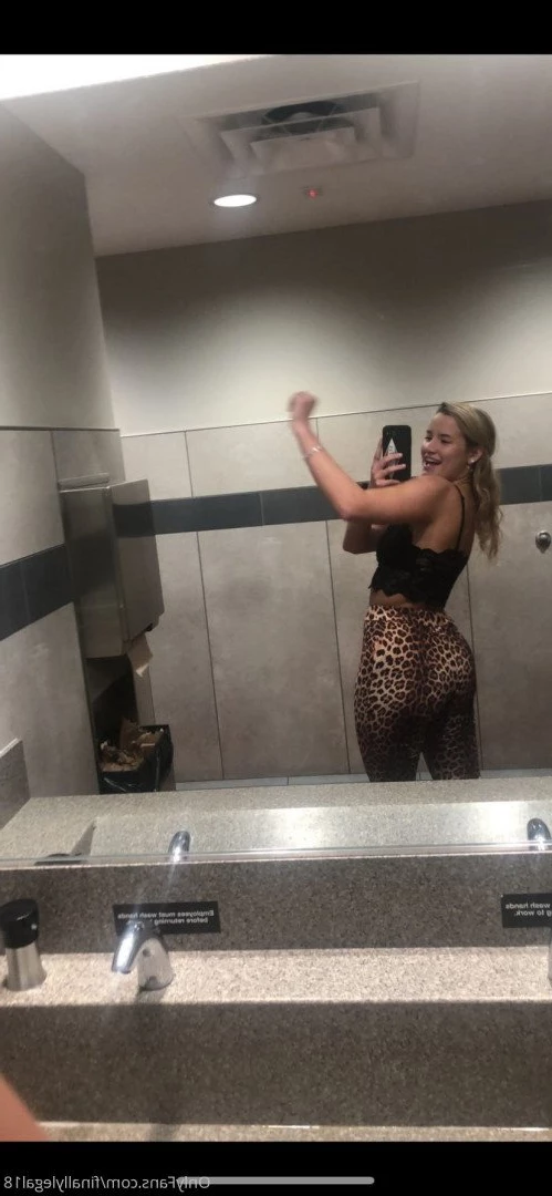 Sydney Wilson [ finallylegal18 ] Onlyfans leaked photo 3606341 on Hotleaks.tv