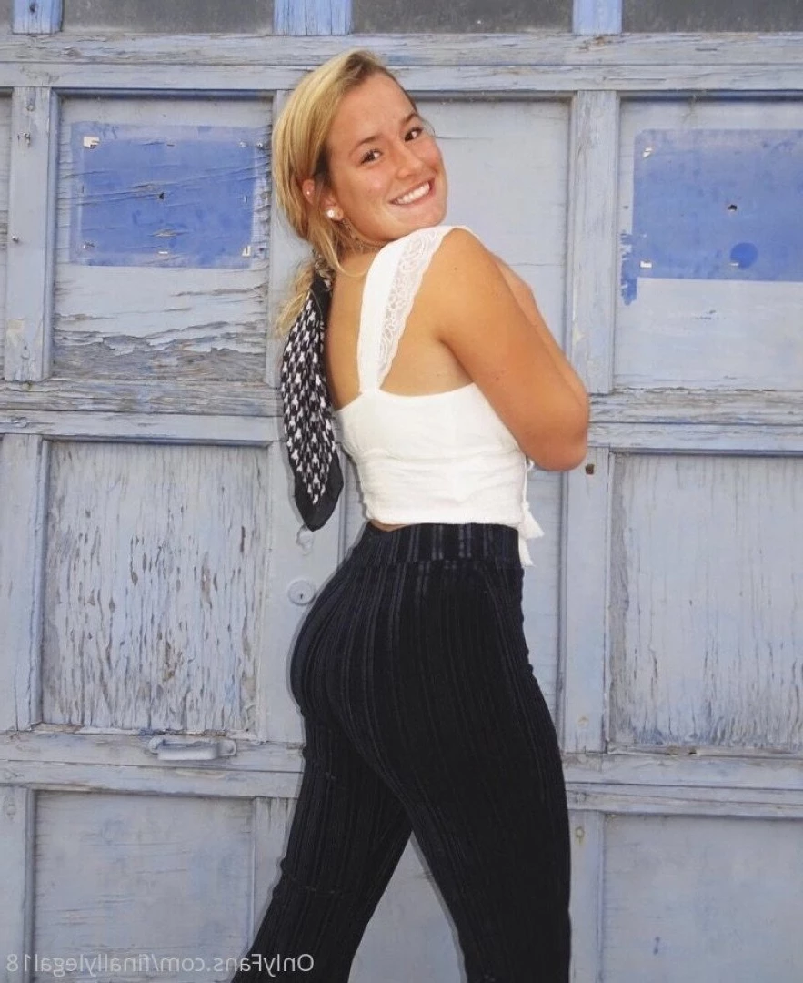 Sydney Wilson [ finallylegal18 ] Onlyfans leaked photo 3621977 on Hotleaks.tv
