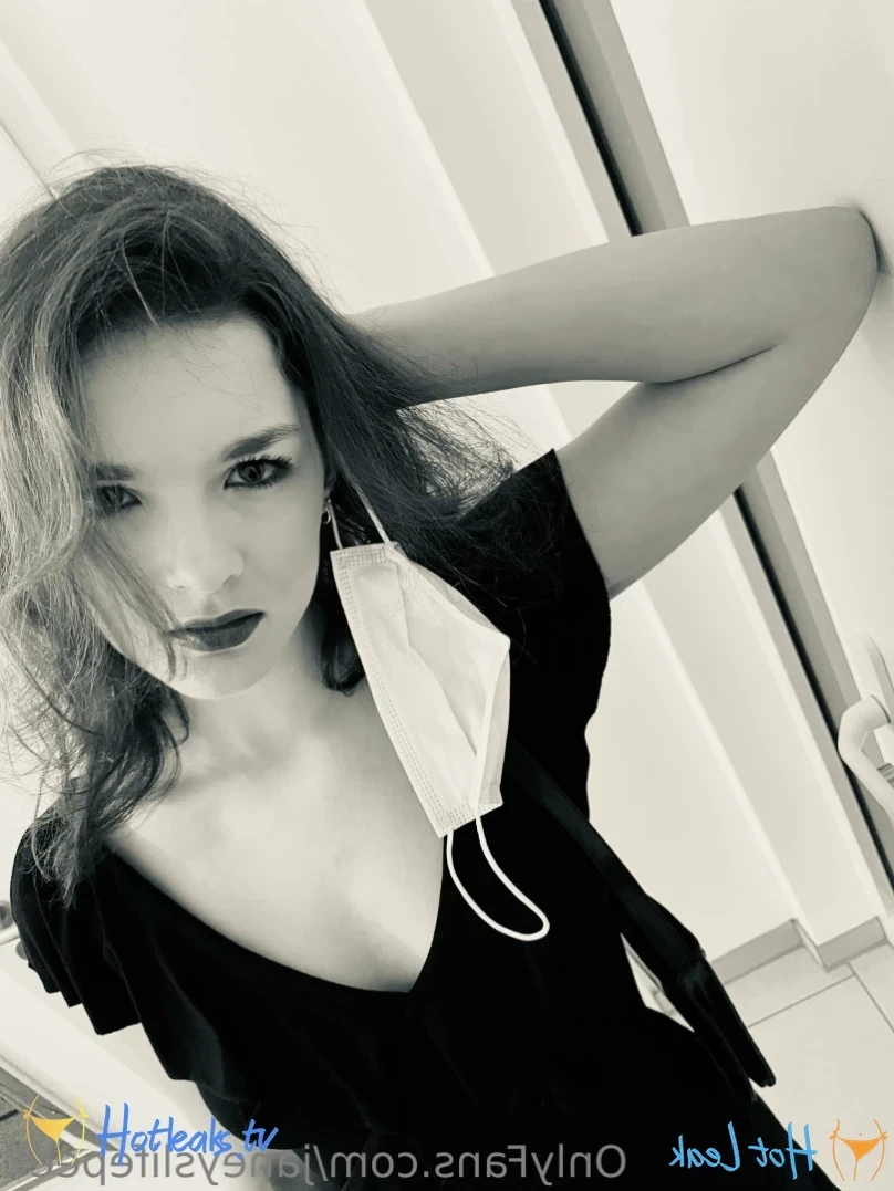 Janey's Life Peek [ janeyslifepeek ] Onlyfans leaked photo 12827951 on Hotleaks.tv