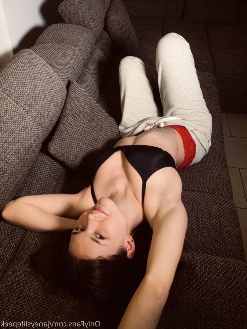 Janey's Life Peek [ janeyslifepeek ] Onlyfans leaked photo 13162870 on Hotleaks.tv