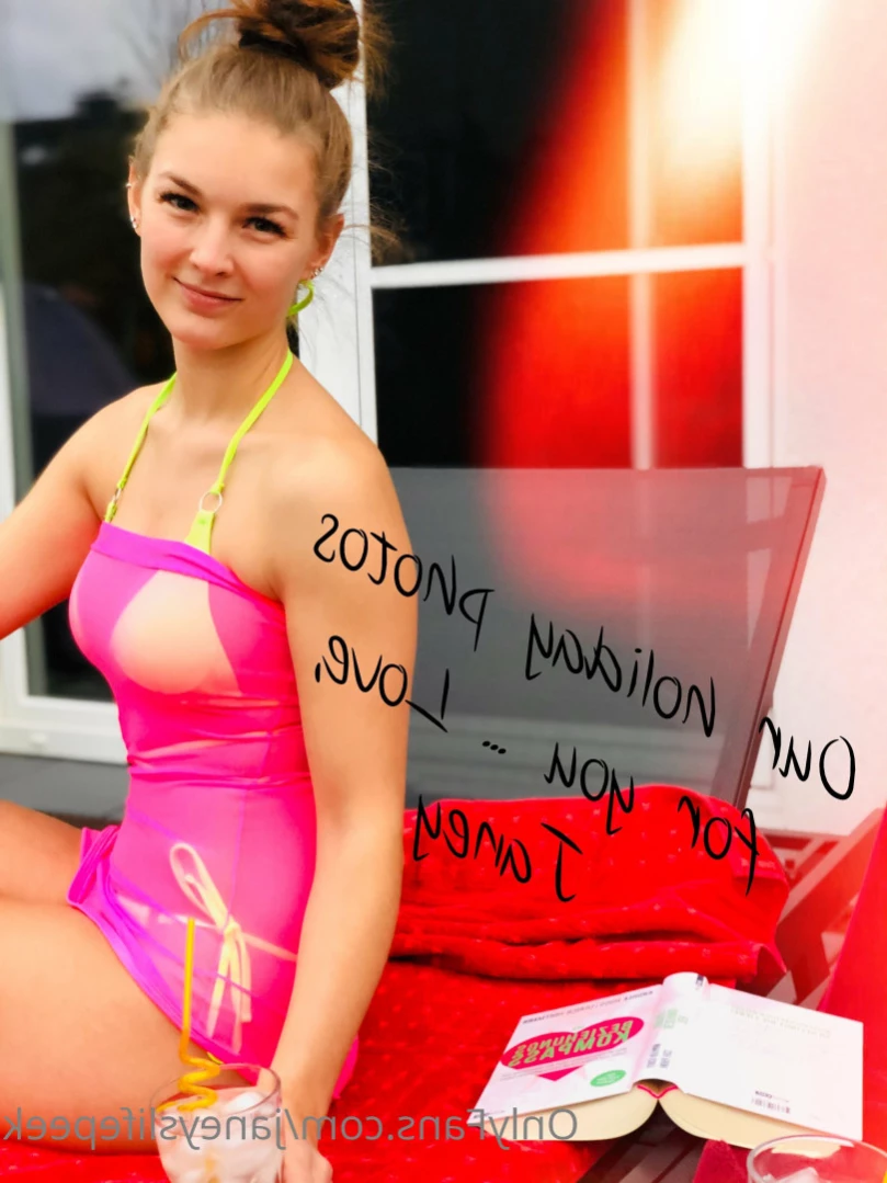 Janey's Life Peek [ janeyslifepeek ] Onlyfans leaked photo 15226260 on Hotleaks.tv