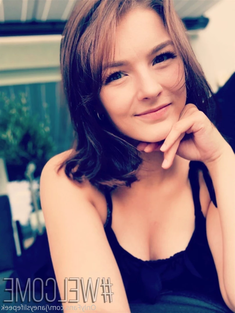 Janey's Life Peek [ janeyslifepeek ] Onlyfans leaked photo 16022281 on Hotleaks.tv