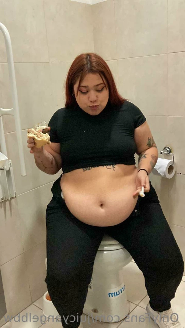 Avril BBW ✨Feederism ✨ 🍑Big ass 🍑 [ juicyangelbbw ] Onlyfans leaked photo 5900861 on Hotleaks.tv