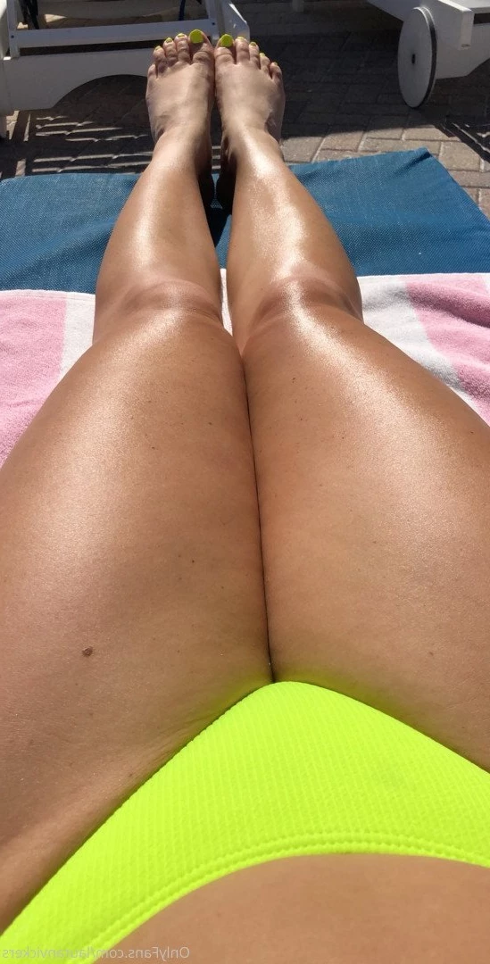 Mommy Lauran Vickers 💕 VIP [ lauranvickers ] Onlyfans leaked photo 2177187 on Hotleaks.tv