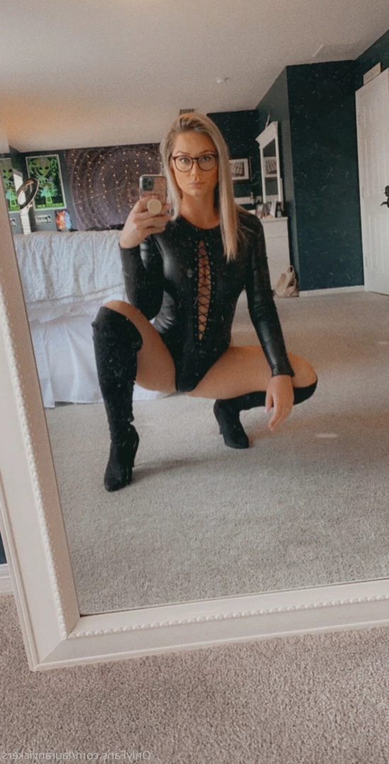 Mommy Lauran Vickers 💕 VIP [ lauranvickers ] Onlyfans leaked photo 15271650 on Hotleaks.tv