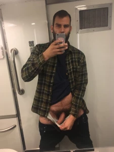 3963958