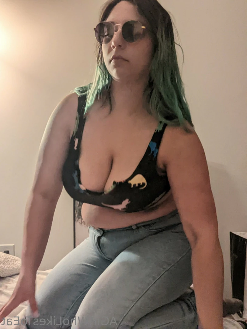 AGirlWhoLikesToEat🦭 [ agirlwholikestoeat ] Onlyfans leaked photo 14160215 on Hotleaks.tv