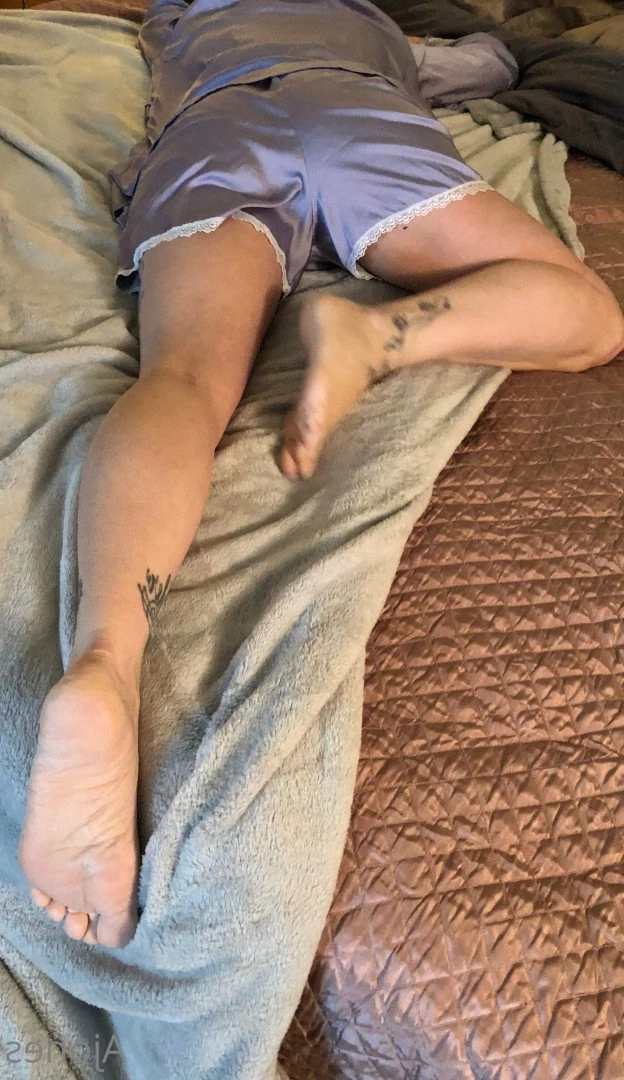 April Jones [ ajonesfeet ] Onlyfans leaked photo 3598905 on Hotleaks.tv