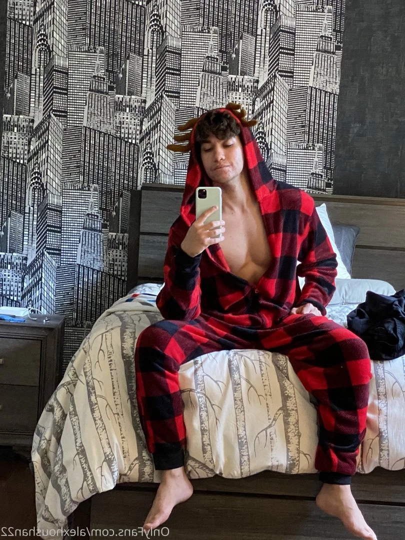 alexhoushan22 Onlyfans leaked photo 3503906 on Hotleaks.tv