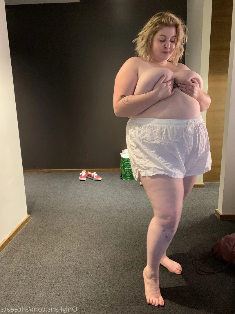 aliceeats Onlyfans leaked photo 3699842 on Hotleaks.tv