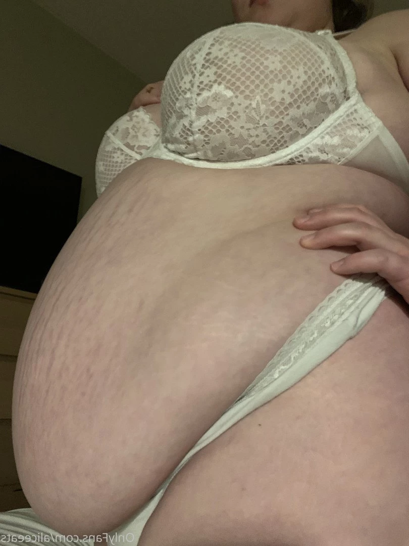 aliceeats Onlyfans leaked photo 3704719 on Hotleaks.tv