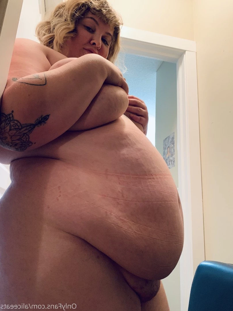 aliceeats Onlyfans leaked photo 3705544 on Hotleaks.tv