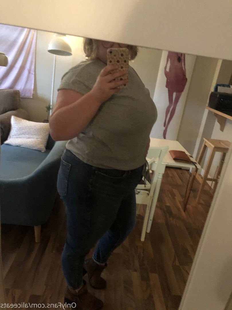 aliceeats Onlyfans leaked photo 3708904 on Hotleaks.tv
