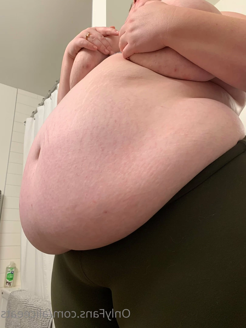 aliceeats Onlyfans leaked photo 6444242 on Hotleaks.tv