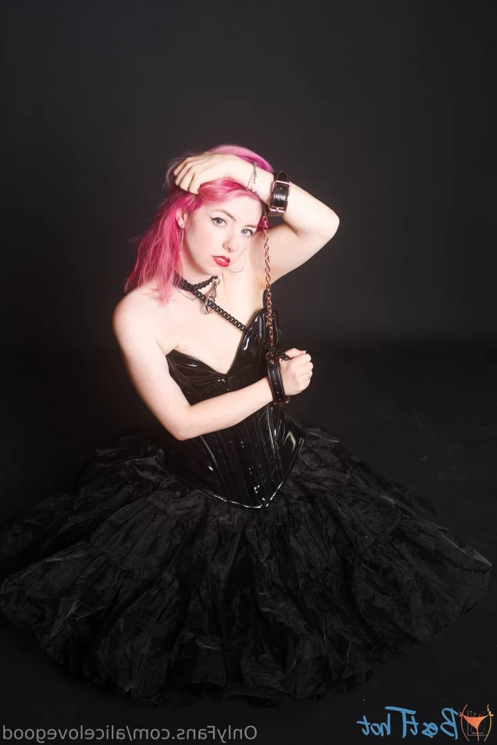 Alice Lovegood 🇬🇧 Full length on feed [ alicelovegood ] Onlyfans leaked photo 18642844 on Hotleaks.tv