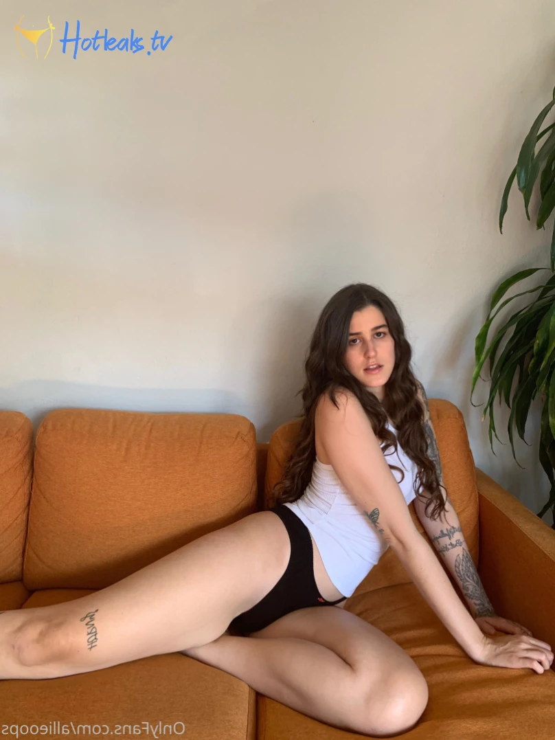 Allie Oops [ allieoops ] Onlyfans leaked photo 11728820 on Hotleaks.tv