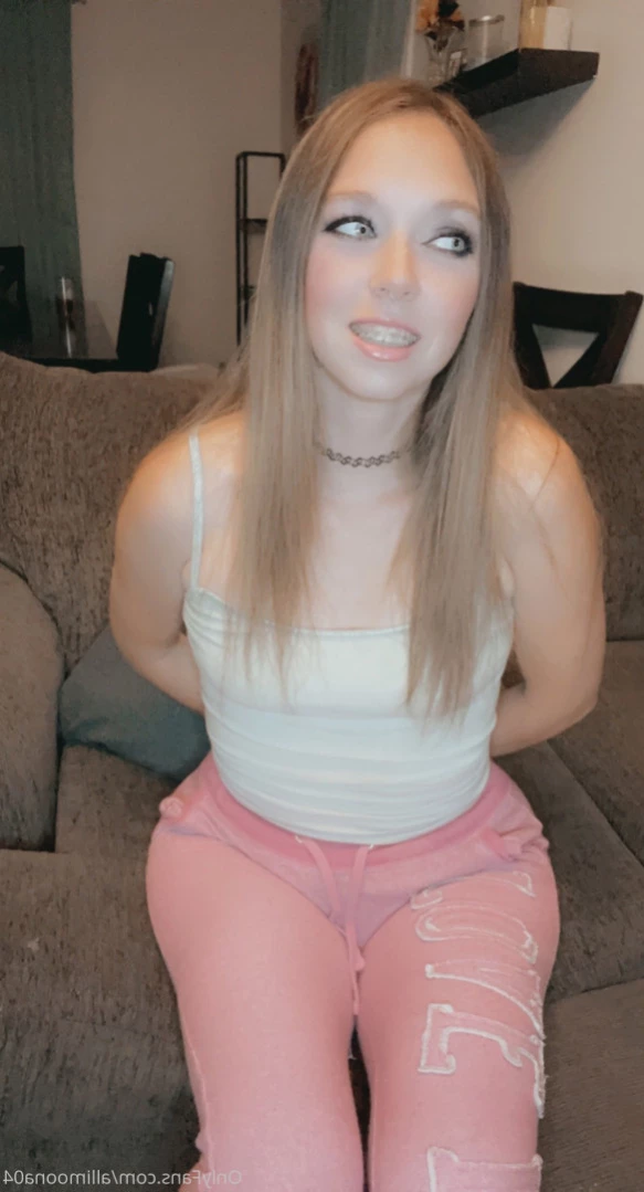 Alli Moona [ allimoona04 ] Onlyfans leaked photo 12085445 on Hotleaks.tv