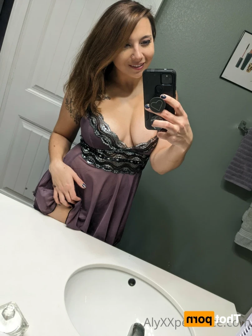 aly✨𝑫𝒊𝒓𝒕𝒚𝑻𝒂𝒍𝒌𝑸👑𝒏 [ alyxxperience ] Onlyfans leaked photo 12344067 on Hotleaks.tv