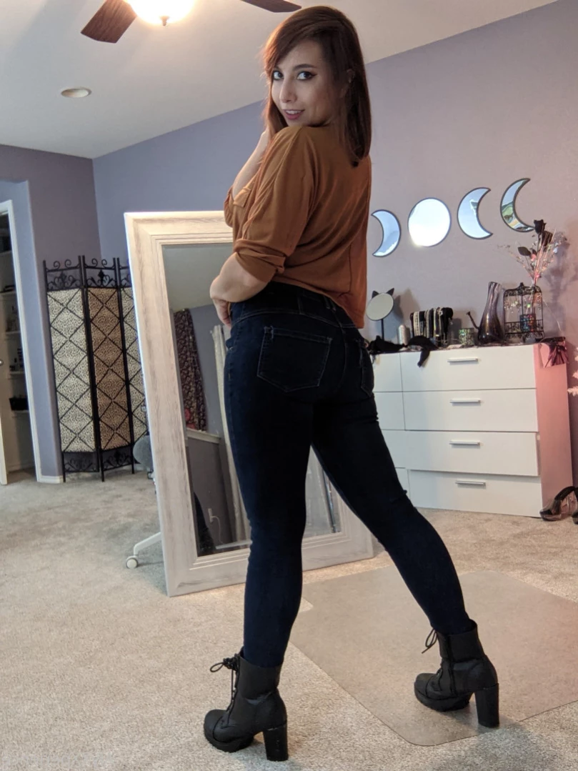 aly✨𝑫𝒊𝒓𝒕𝒚𝑻𝒂𝒍𝒌𝑸👑𝒏 [ alyxxperience ] Onlyfans leaked photo 16411570 on Hotleaks.tv