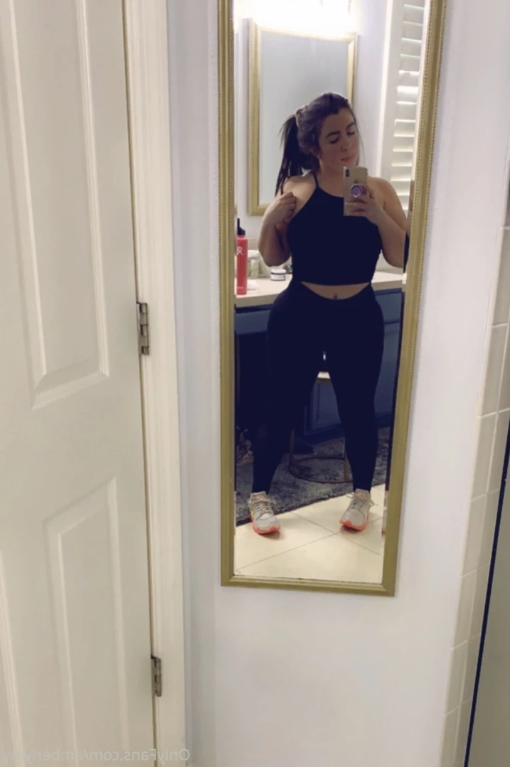 𝘊𝘙𝘈𝘝𝘐𝘕𝘎 𝘋𝘈𝘋𝘋𝘠𝘚 𝘊𝘜𝘔 🥵🍌 [ amberlyray ] Onlyfans leaked photo 12153310 on Hotleaks.tv