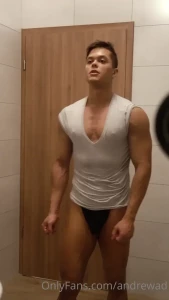 5353949