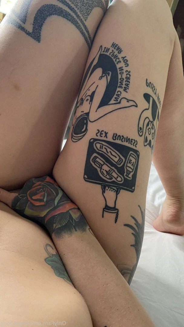 🌸 𝐀𝐍𝐆𝐄𝐋 𝐋𝐎𝐍𝐆 🌸 𝗮𝗹𝘄𝗮𝘆𝘀 𝗶𝗻 𝘁𝗵𝗲 𝗗𝗠’𝘀 [ angel_long ] Onlyfans leaked photo 3710688 on Hotleaks.tv