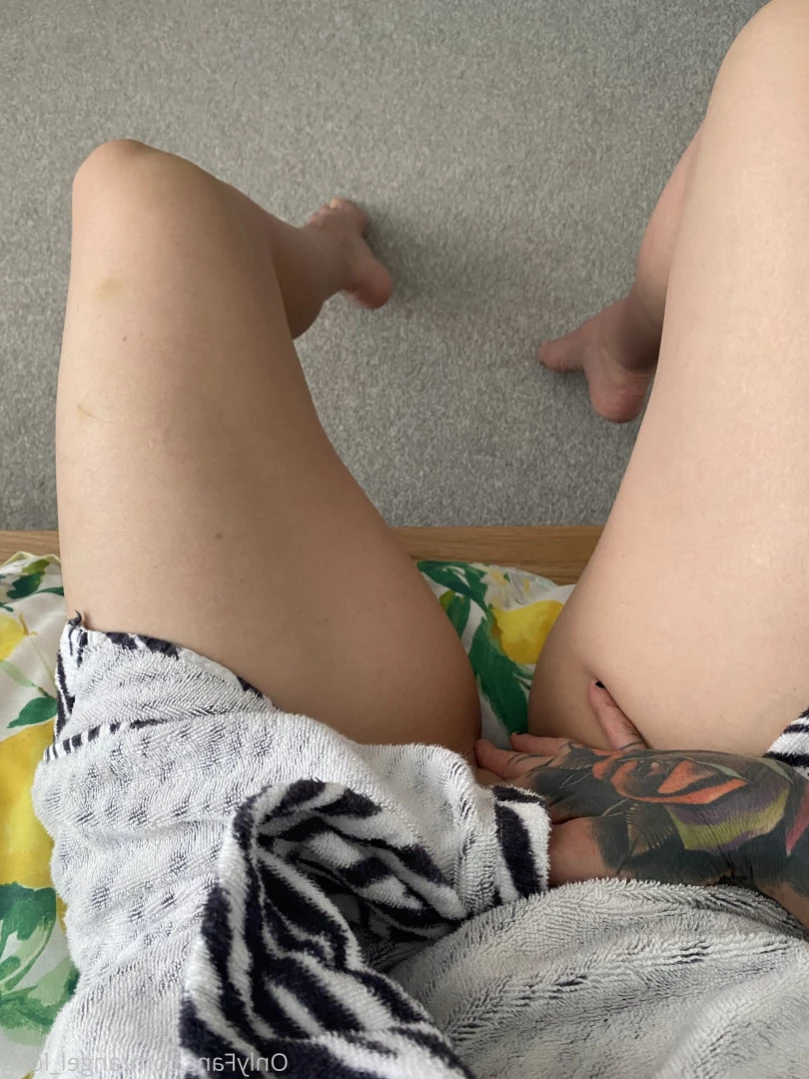 🌸 𝐀𝐍𝐆𝐄𝐋 𝐋𝐎𝐍𝐆 🌸 𝗮𝗹𝘄𝗮𝘆𝘀 𝗶𝗻 𝘁𝗵𝗲 𝗗𝗠’𝘀 [ angel_long ] Onlyfans leaked photo 14195525 on Hotleaks.tv