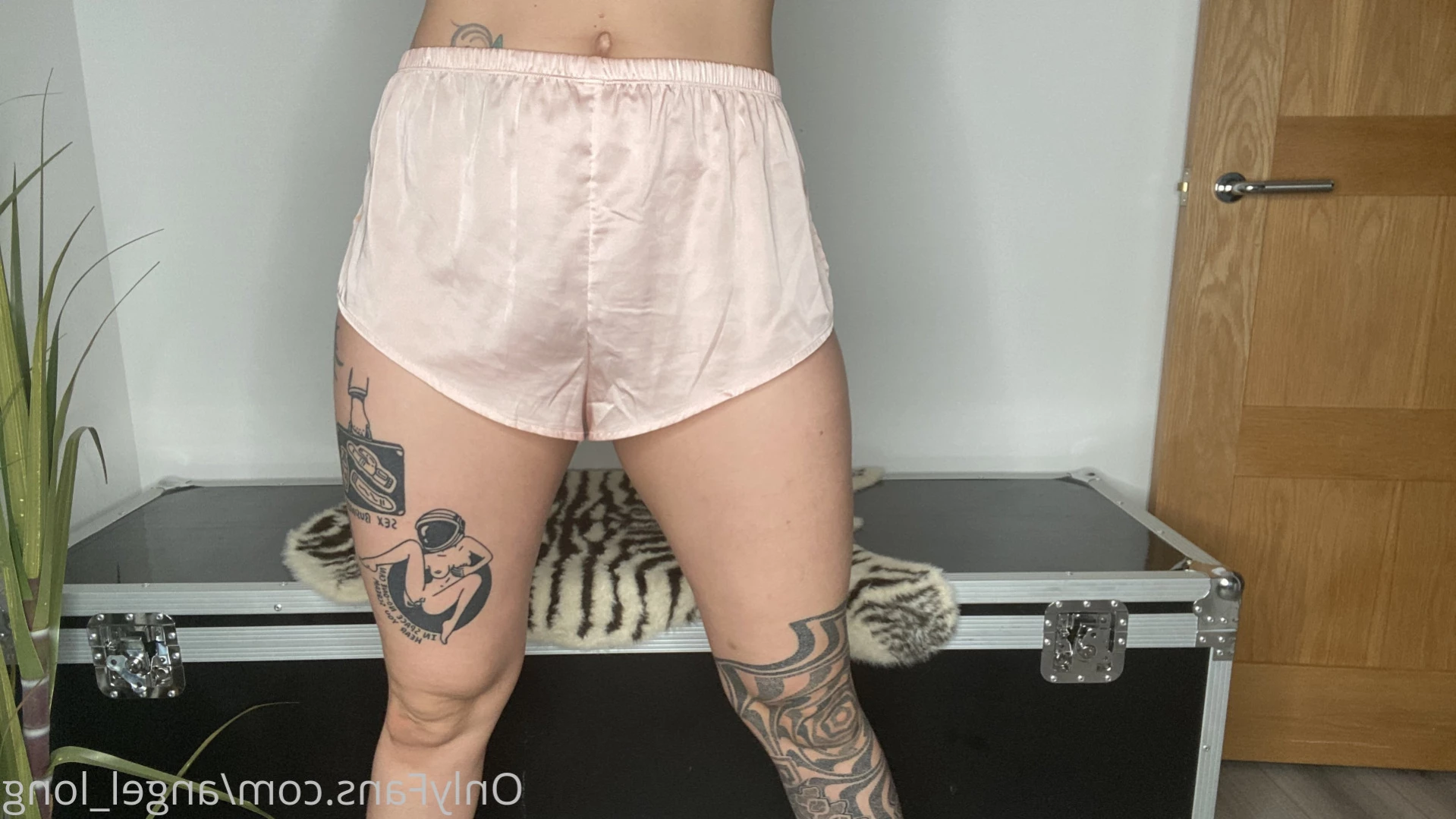 🌸 𝐀𝐍𝐆𝐄𝐋 𝐋𝐎𝐍𝐆 🌸 𝗮𝗹𝘄𝗮𝘆𝘀 𝗶𝗻 𝘁𝗵𝗲 𝗗𝗠’𝘀 [ angel_long ] Onlyfans leaked photo 14195792 on Hotleaks.tv