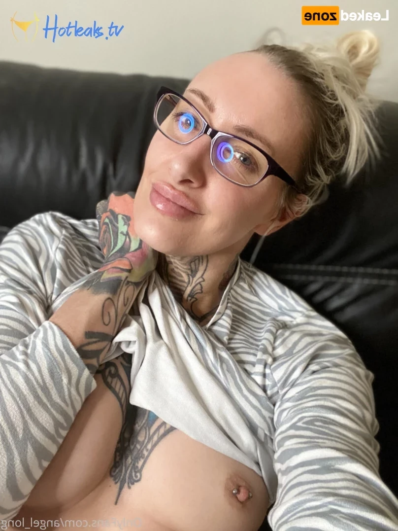 🌸 𝐀𝐍𝐆𝐄𝐋 𝐋𝐎𝐍𝐆 🌸 𝗮𝗹𝘄𝗮𝘆𝘀 𝗶𝗻 𝘁𝗵𝗲 𝗗𝗠’𝘀 [ angel_long ] Onlyfans leaked photo 14731175 on Hotleaks.tv