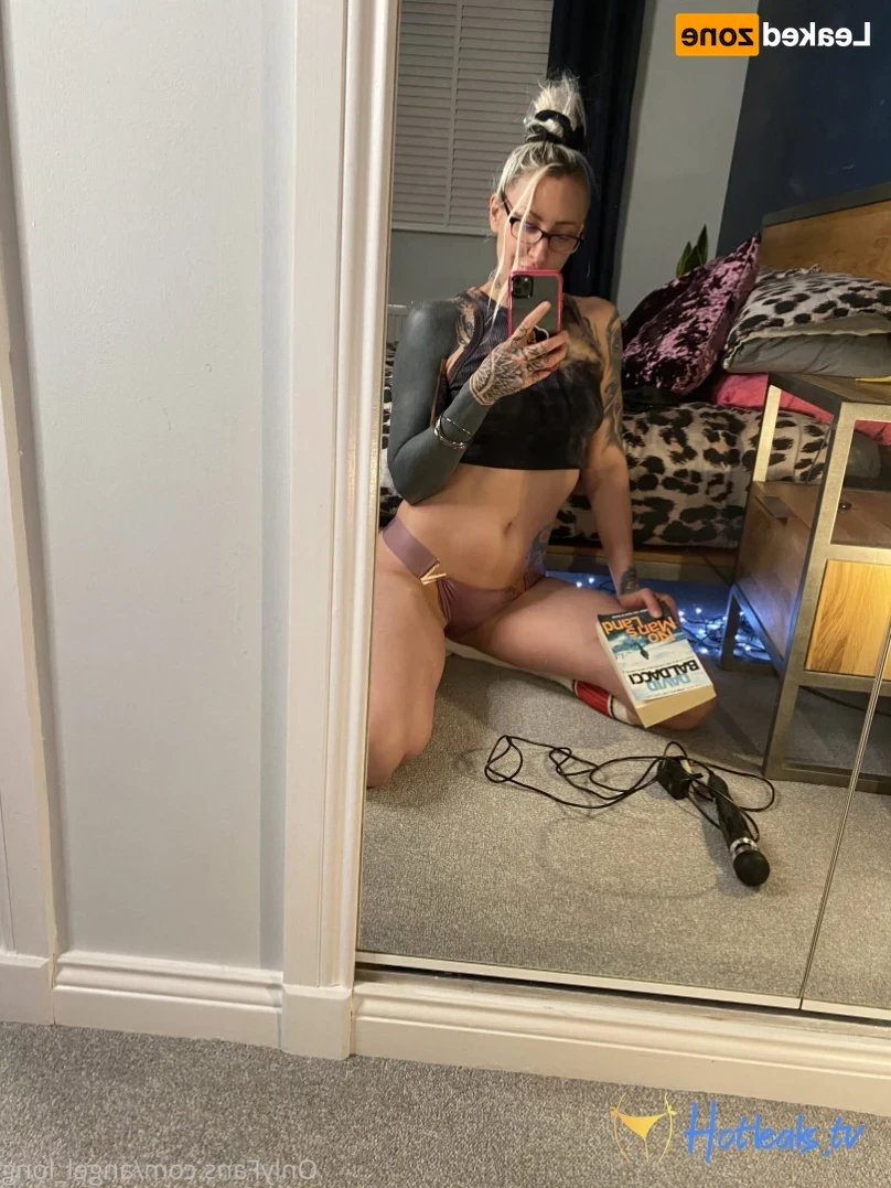 🌸 𝐀𝐍𝐆𝐄𝐋 𝐋𝐎𝐍𝐆 🌸 𝗮𝗹𝘄𝗮𝘆𝘀 𝗶𝗻 𝘁𝗵𝗲 𝗗𝗠’𝘀 [ angel_long ] Onlyfans leaked photo 15438090 on Hotleaks.tv