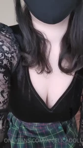 4857137