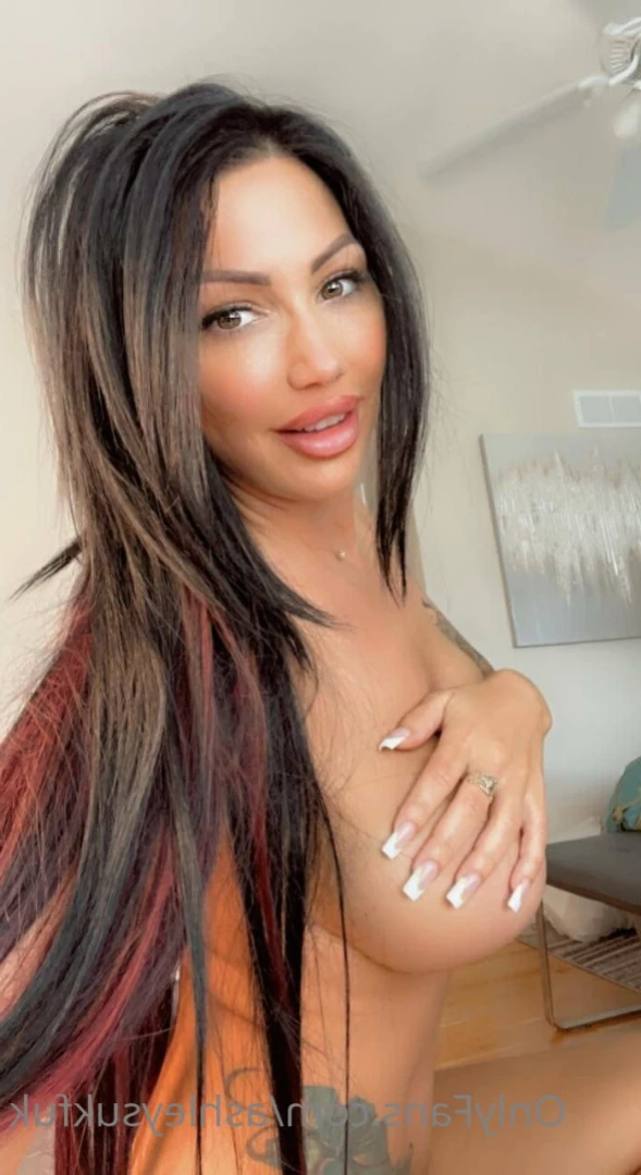 ashleysukfuk Onlyfans leaked photo 14141570 on Hotleaks.tv