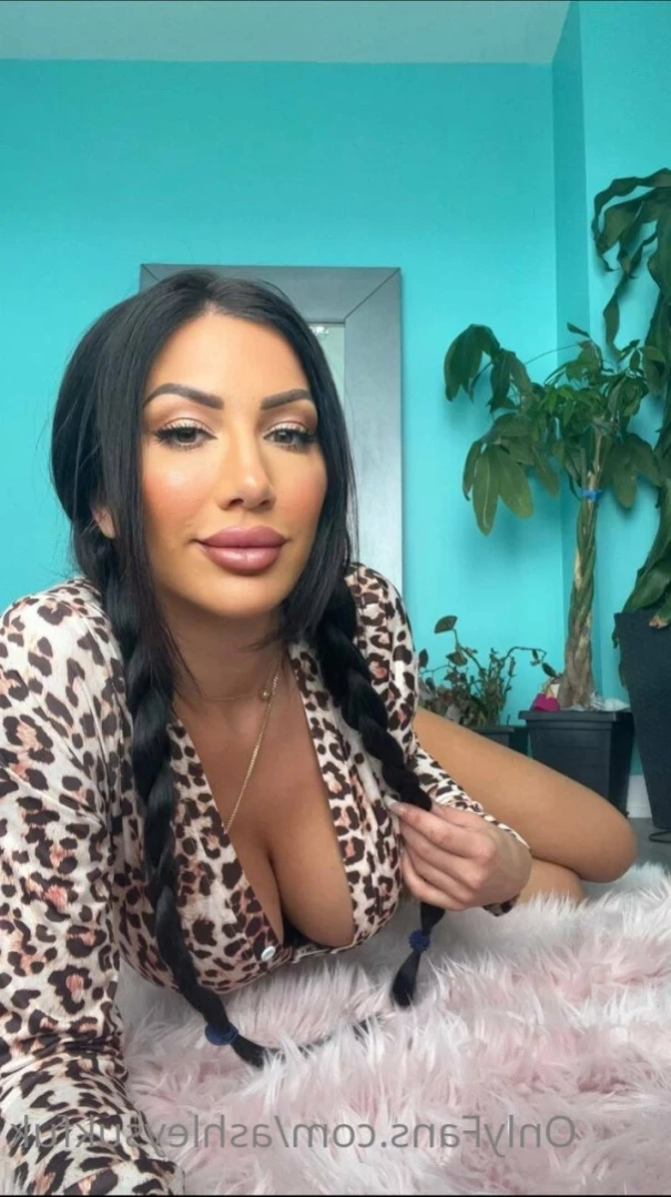 ashleysukfuk Onlyfans leaked photo 14141853 on Hotleaks.tv