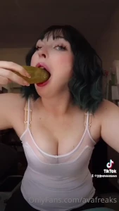 4859689