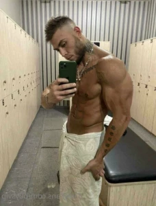 3705978