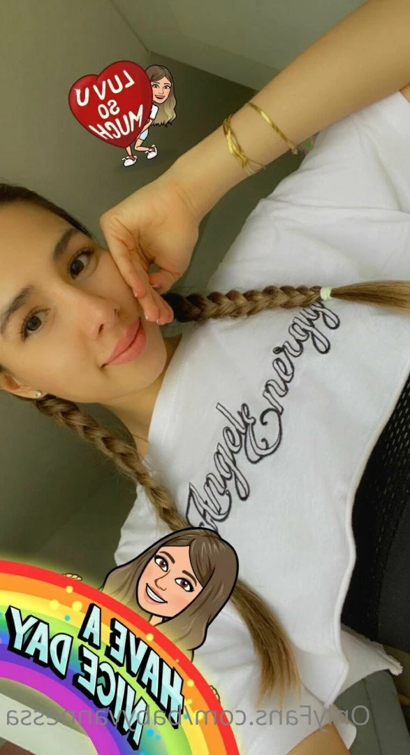 ✨ Vanessa ❤️ 19 Year Old Sophmore Lez 👅 [ babyvannessa ] Onlyfans leaked photo 3613564 on Hotleaks.tv