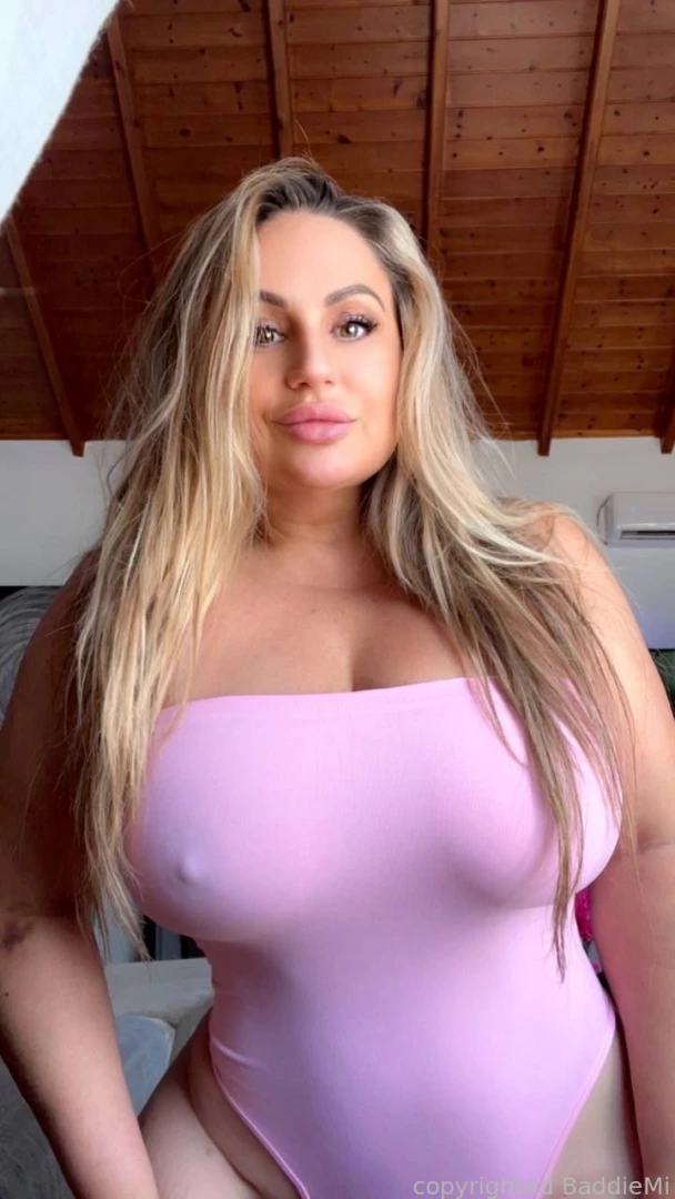 𝗖𝗮𝗹𝗹 𝗢𝗳 𝗕𝗼𝗼𝘁𝘆 🍑 [ baddiemi ] Onlyfans leaked photo 18523931 on Hotleaks.tv