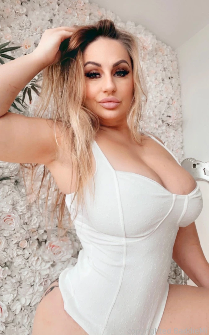 𝗖𝗮𝗹𝗹 𝗢𝗳 𝗕𝗼𝗼𝘁𝘆 🍑 [ baddiemi ] Onlyfans leaked photo 18525476 on Hotleaks.tv