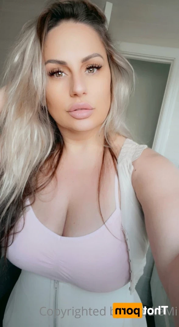 𝗖𝗮𝗹𝗹 𝗢𝗳 𝗕𝗼𝗼𝘁𝘆 🍑 [ baddiemi ] Onlyfans leaked photo 11005710 on Hotleaks.tv