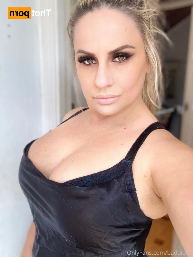 𝗖𝗮𝗹𝗹 𝗢𝗳 𝗕𝗼𝗼𝘁𝘆 🍑 [ baddiemi ] Onlyfans leaked photo 11042462 on Hotleaks.tv