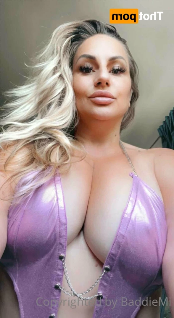 𝗖𝗮𝗹𝗹 𝗢𝗳 𝗕𝗼𝗼𝘁𝘆 🍑 [ baddiemi ] Onlyfans leaked photo 12789968 on Hotleaks.tv