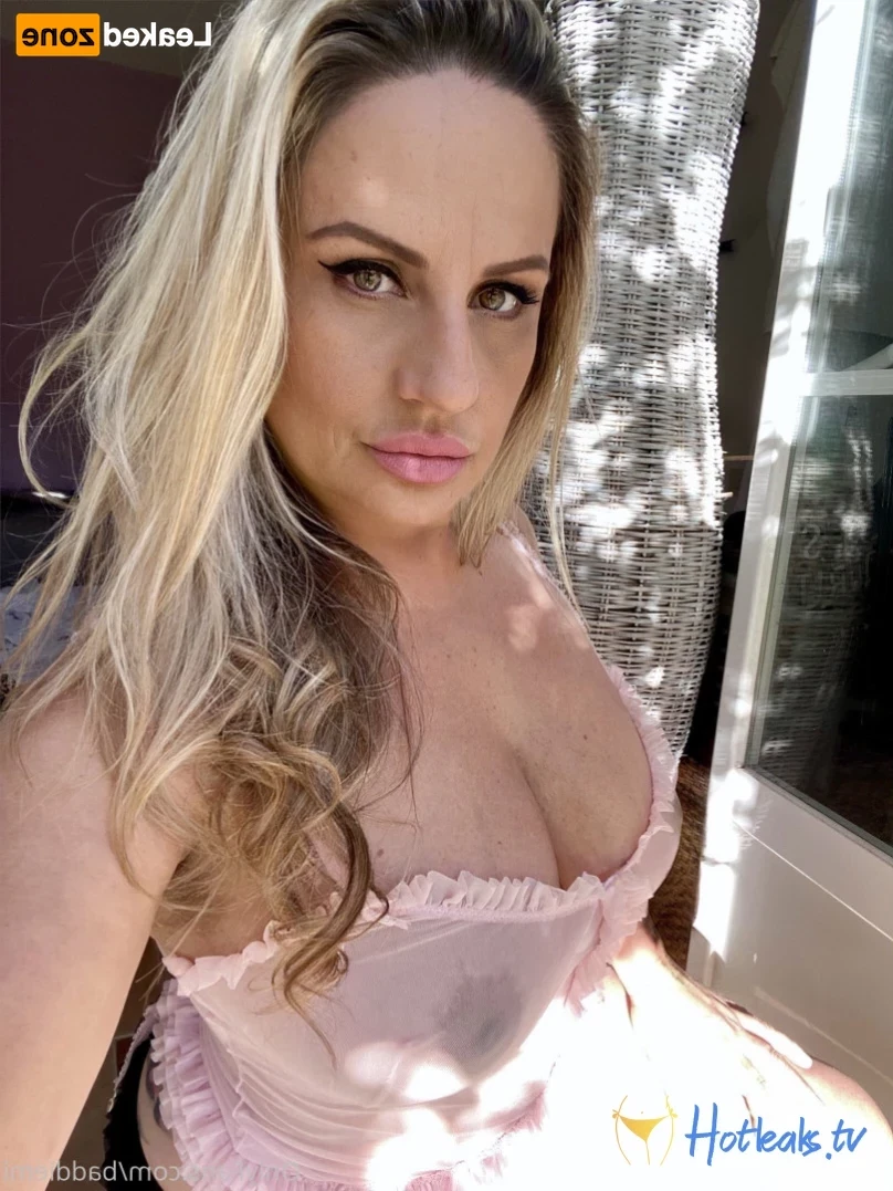 𝗖𝗮𝗹𝗹 𝗢𝗳 𝗕𝗼𝗼𝘁𝘆 🍑 [ baddiemi ] Onlyfans leaked photo 14234130 on Hotleaks.tv