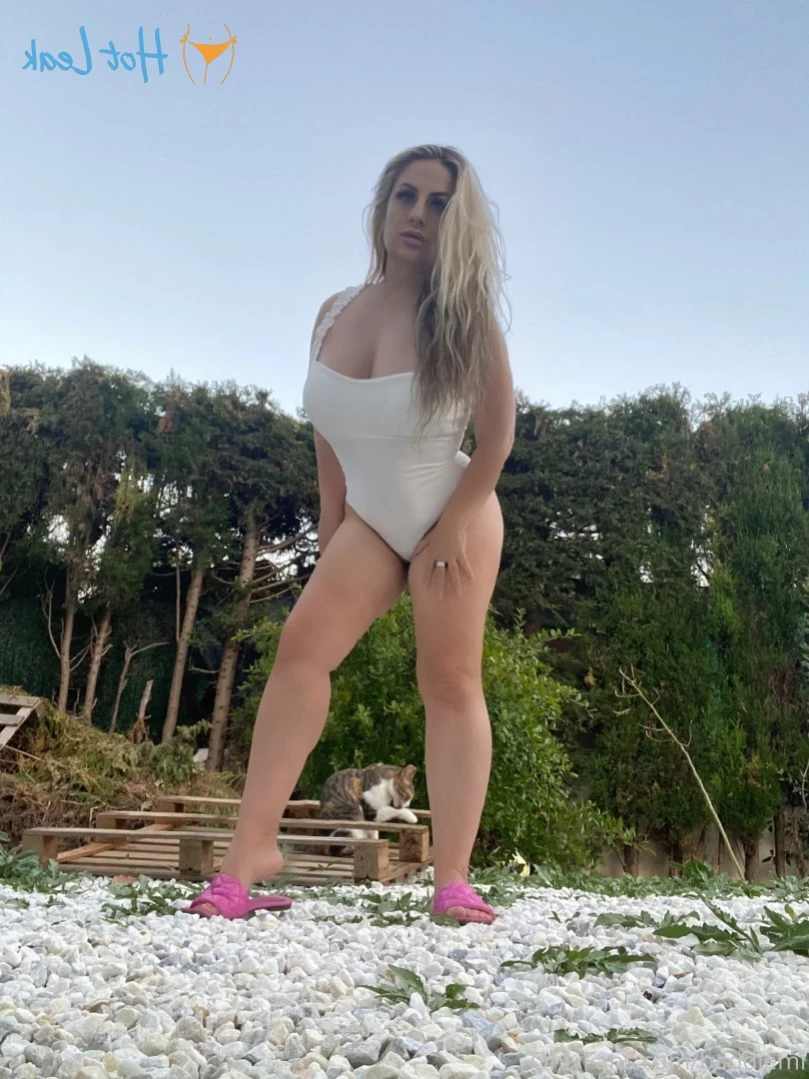 𝗖𝗮𝗹𝗹 𝗢𝗳 𝗕𝗼𝗼𝘁𝘆 🍑 [ baddiemi ] Onlyfans leaked photo 14632321 on Hotleaks.tv