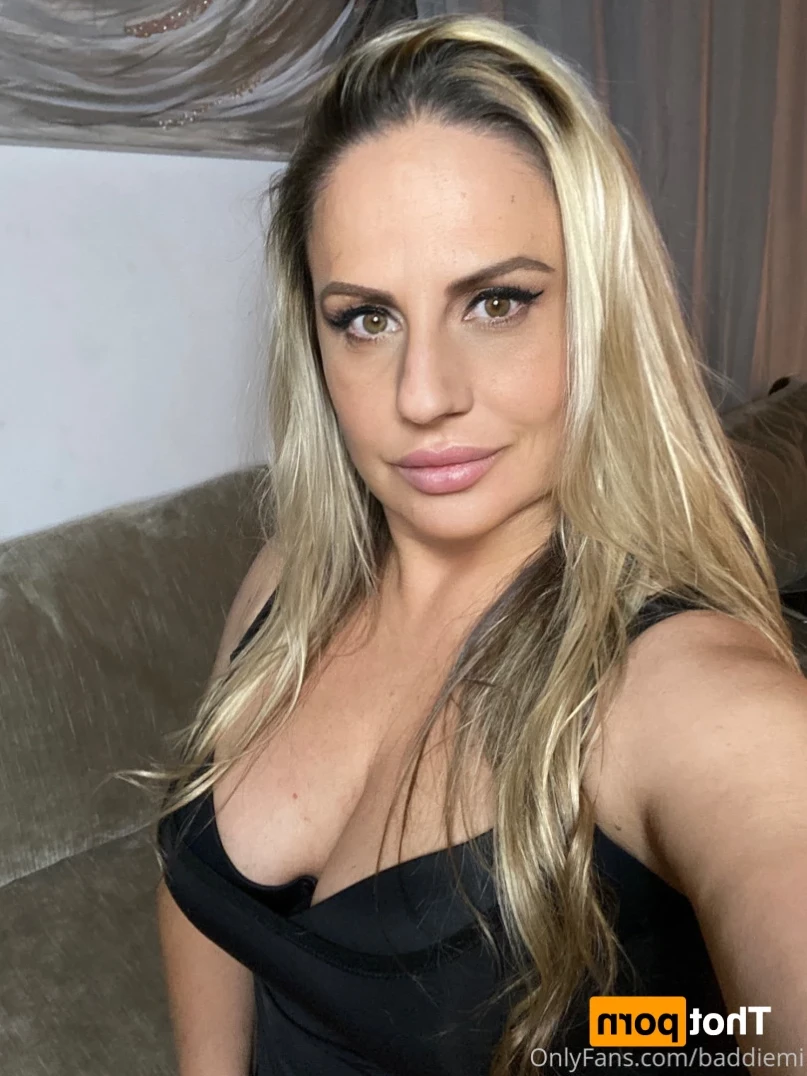𝗖𝗮𝗹𝗹 𝗢𝗳 𝗕𝗼𝗼𝘁𝘆 🍑 [ baddiemi ] Onlyfans leaked photo 14656988 on Hotleaks.tv