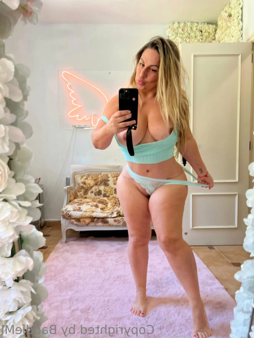 𝗖𝗮𝗹𝗹 𝗢𝗳 𝗕𝗼𝗼𝘁𝘆 🍑 [ baddiemi ] Onlyfans leaked photo 14658791 on Hotleaks.tv