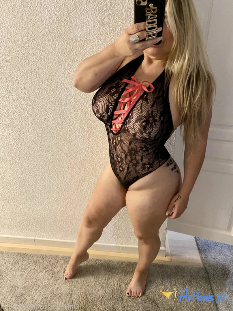 𝗖𝗮𝗹𝗹 𝗢𝗳 𝗕𝗼𝗼𝘁𝘆 🍑 [ baddiemi ] Onlyfans leaked photo 14663412 on Hotleaks.tv