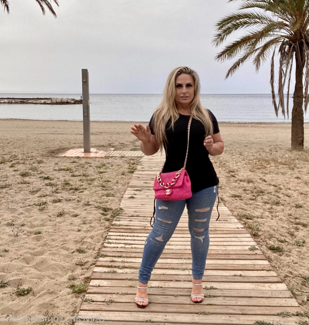 𝗖𝗮𝗹𝗹 𝗢𝗳 𝗕𝗼𝗼𝘁𝘆 🍑 [ baddiemi ] Onlyfans leaked photo 14663558 on Hotleaks.tv