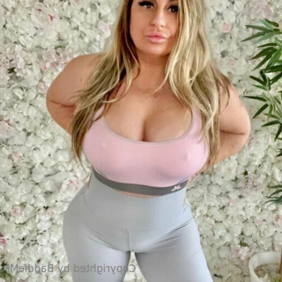 𝗖𝗮𝗹𝗹 𝗢𝗳 𝗕𝗼𝗼𝘁𝘆 🍑 [ baddiemi ] Onlyfans leaked photo 15150452 on Hotleaks.tv