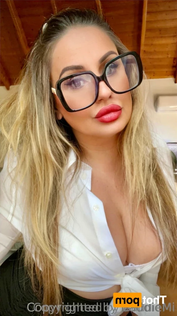 𝗖𝗮𝗹𝗹 𝗢𝗳 𝗕𝗼𝗼𝘁𝘆 🍑 [ baddiemi ] Onlyfans leaked photo 15796268 on Hotleaks.tv